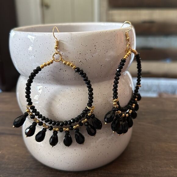 18k Gold Plated Black Beaded Hoop Earrings Artesanal - Picture 2 of 6